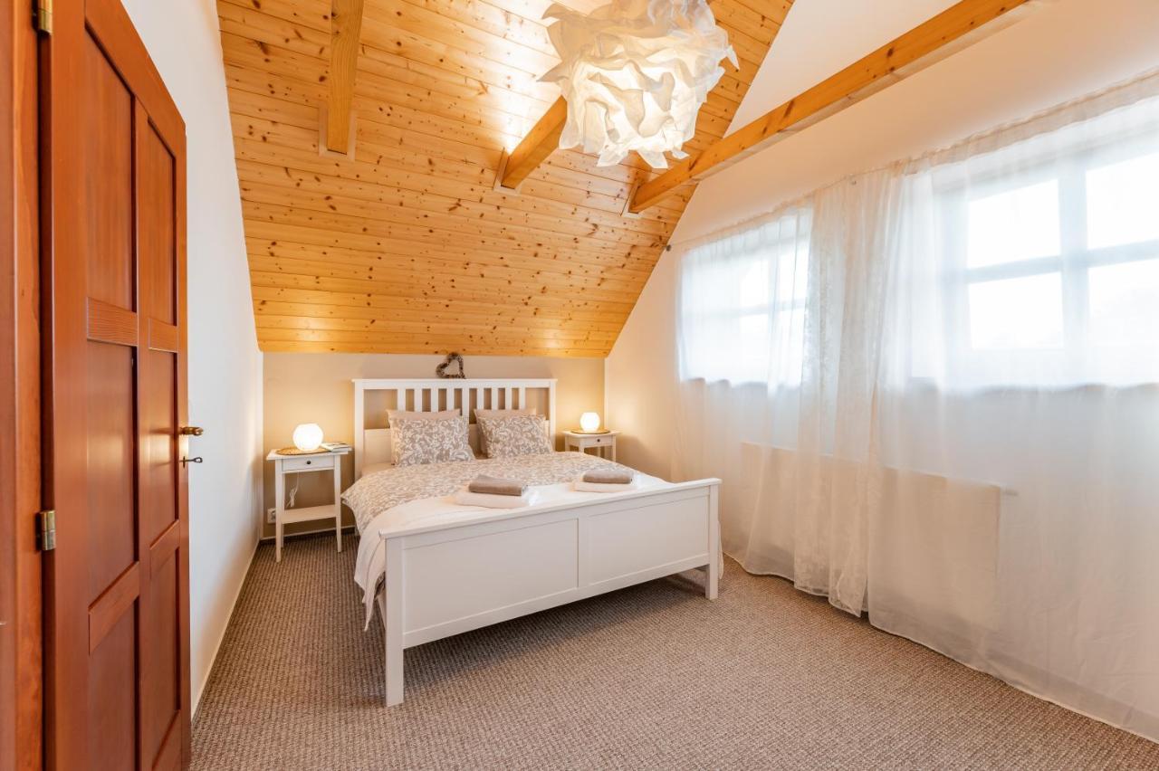 Chata nad lázeňským údolím Luhačovice Exteriér fotografie