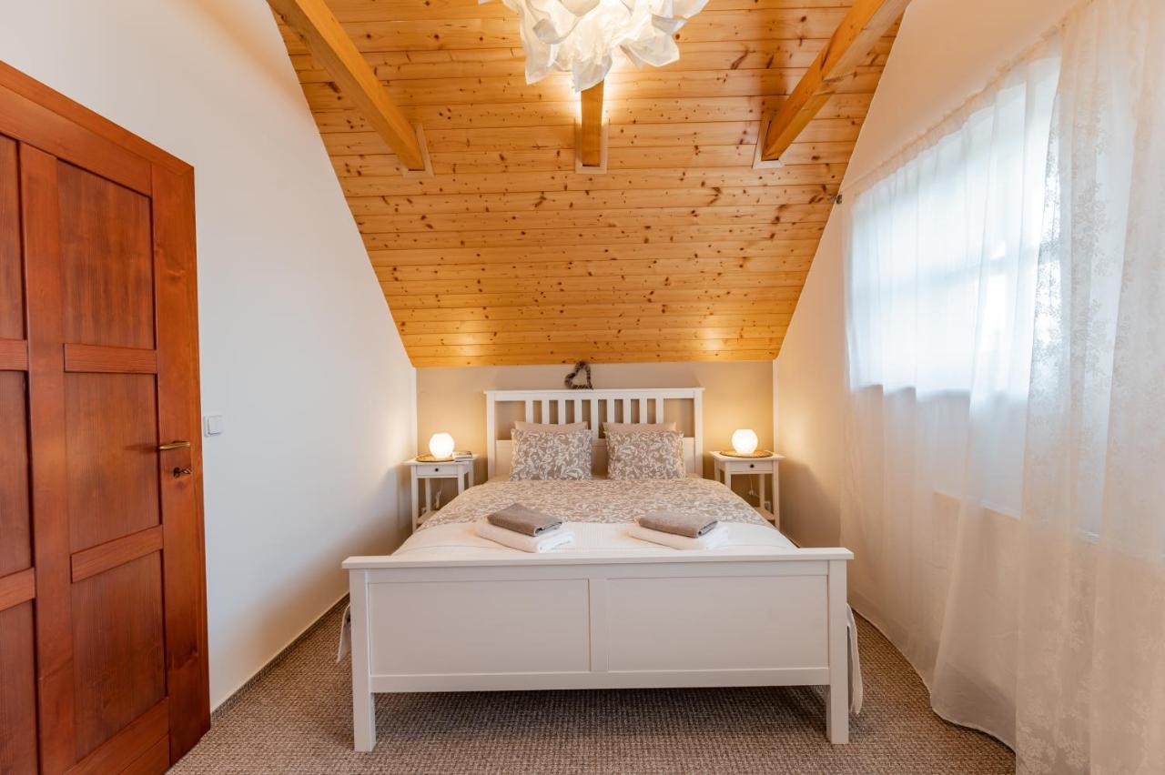 Chata nad lázeňským údolím Luhačovice Exteriér fotografie