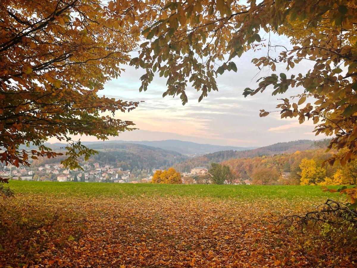 Chata nad lázeňským údolím Luhačovice Exteriér fotografie