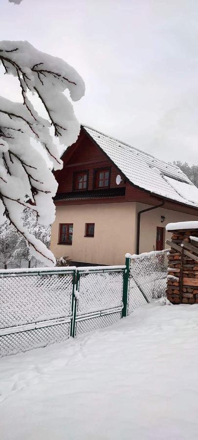 Chata nad lázeňským údolím Luhačovice Exteriér fotografie