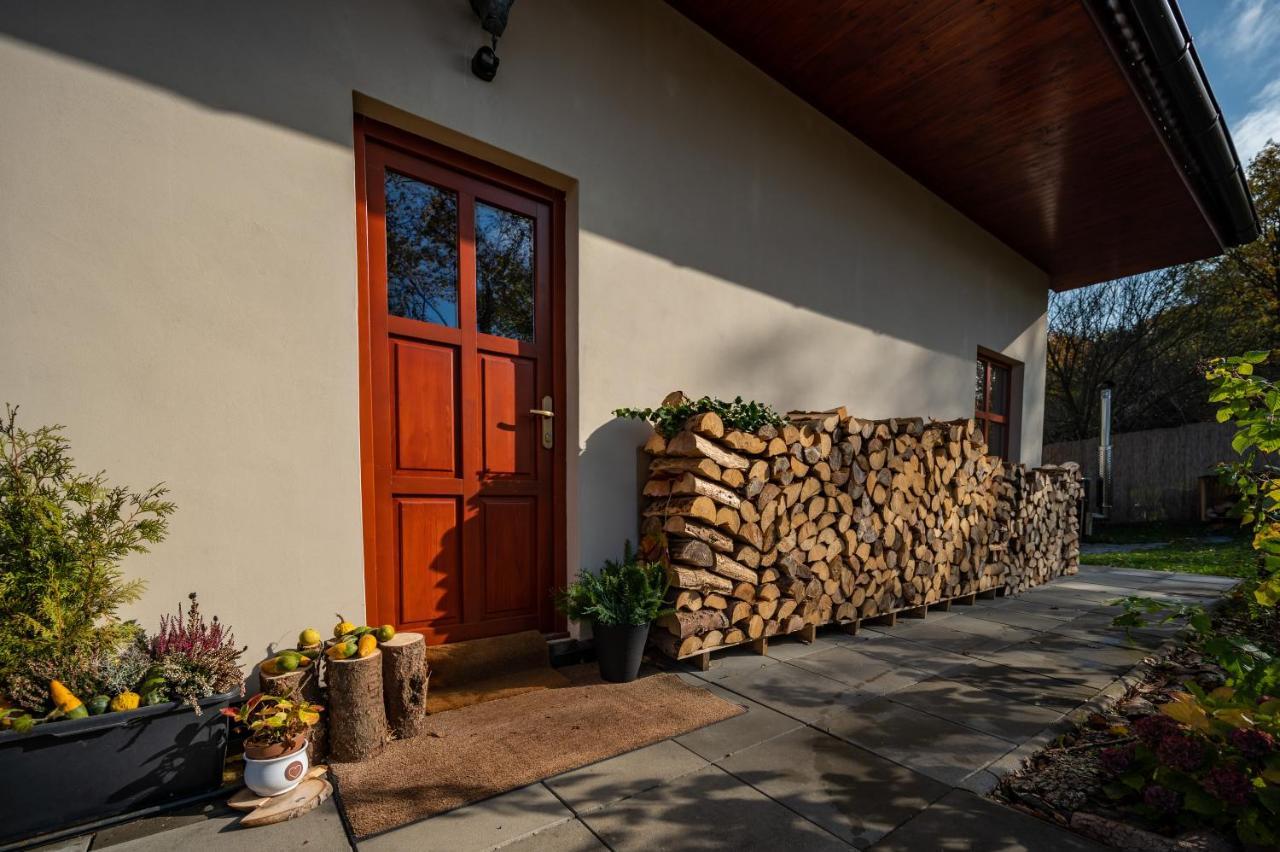 Chata nad lázeňským údolím Luhačovice Exteriér fotografie