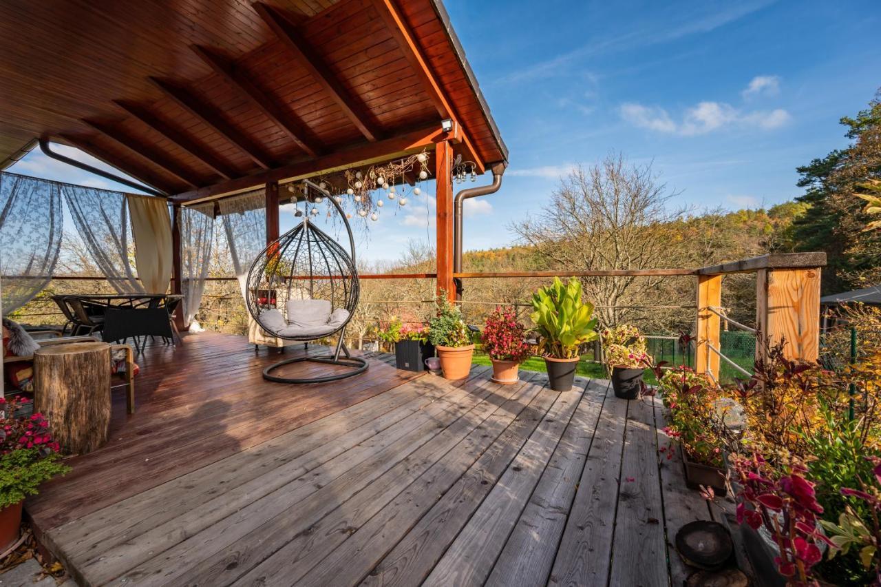 Chata nad lázeňským údolím Luhačovice Exteriér fotografie